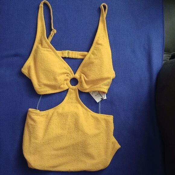 🆕🔥Shade & Shore Pucker Textured Ring Detail Monokini One Piece Swimsuit - Picture 6 of 6